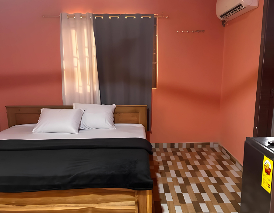 Deluxe Room: Lexana Guest House